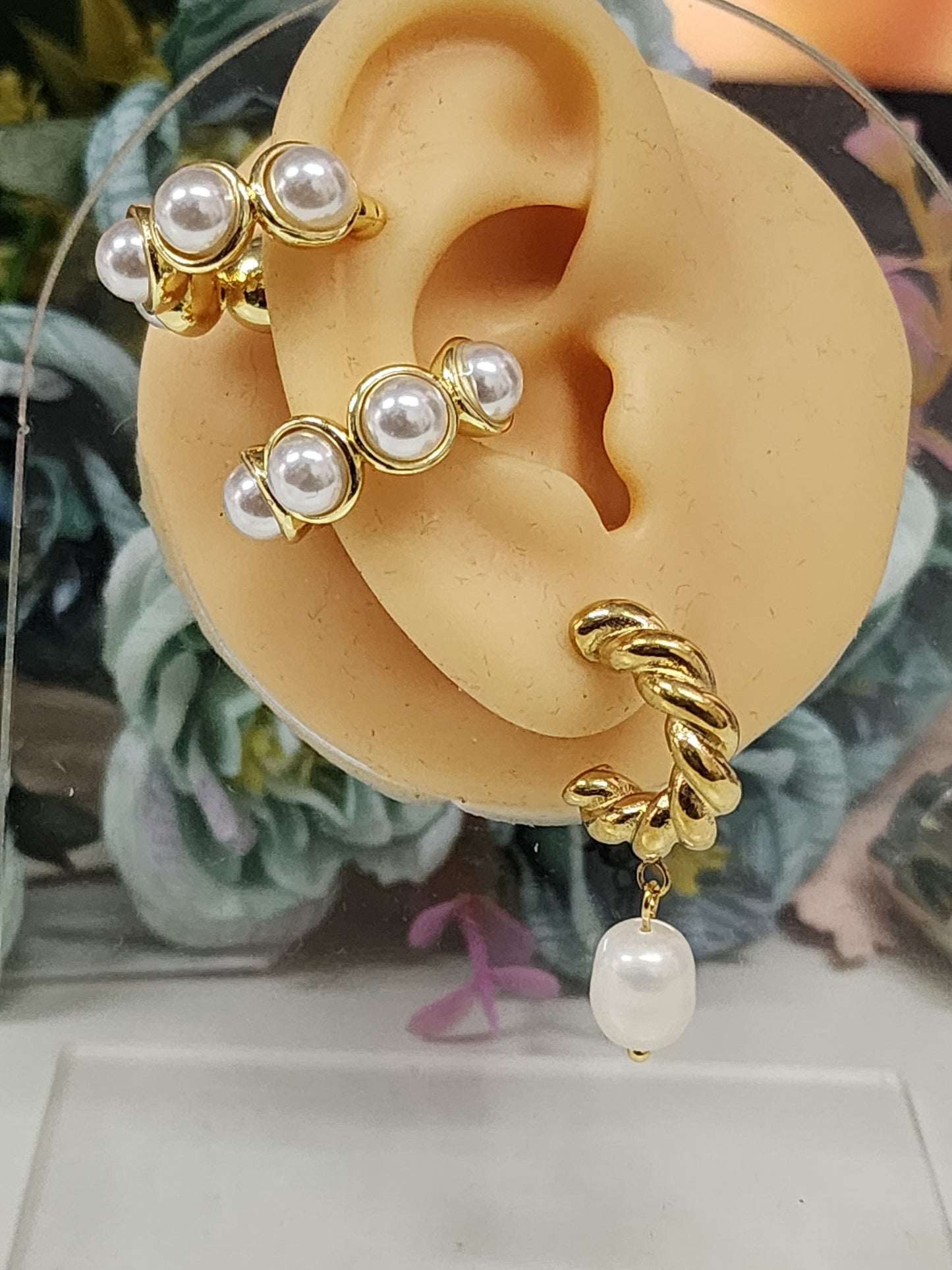 Ear cuff