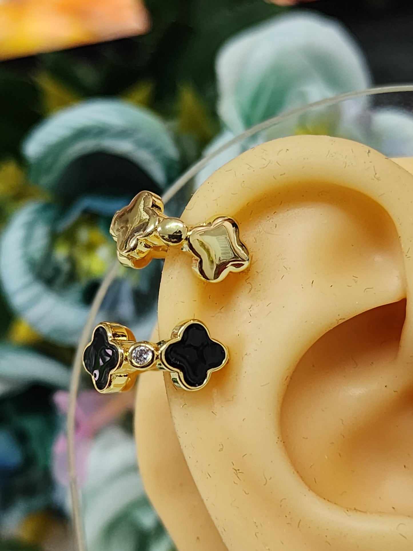 Ear cuff