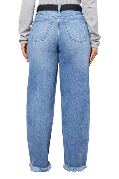 Wideleg Jeans with belt.