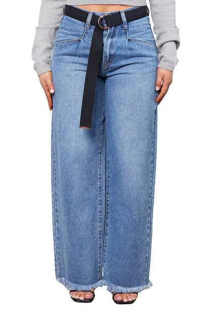Wideleg Jeans with belt.
